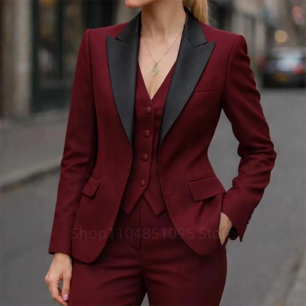 Formal Attire Woman - بدلة نسائية أنيقة عالية الجودة مكونة