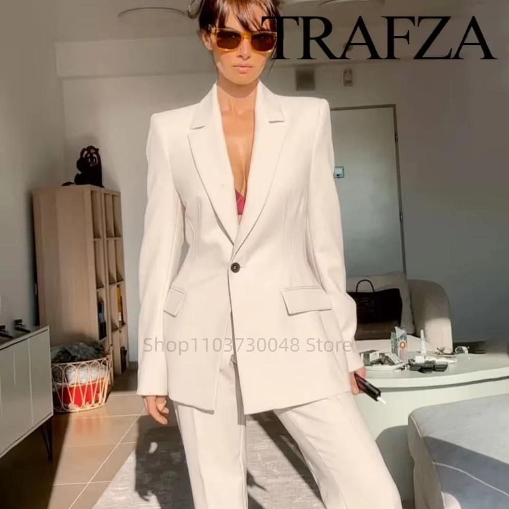 Women Formal Wear Business - بدلة رسمية أنيقة للسيدات في المكتب،