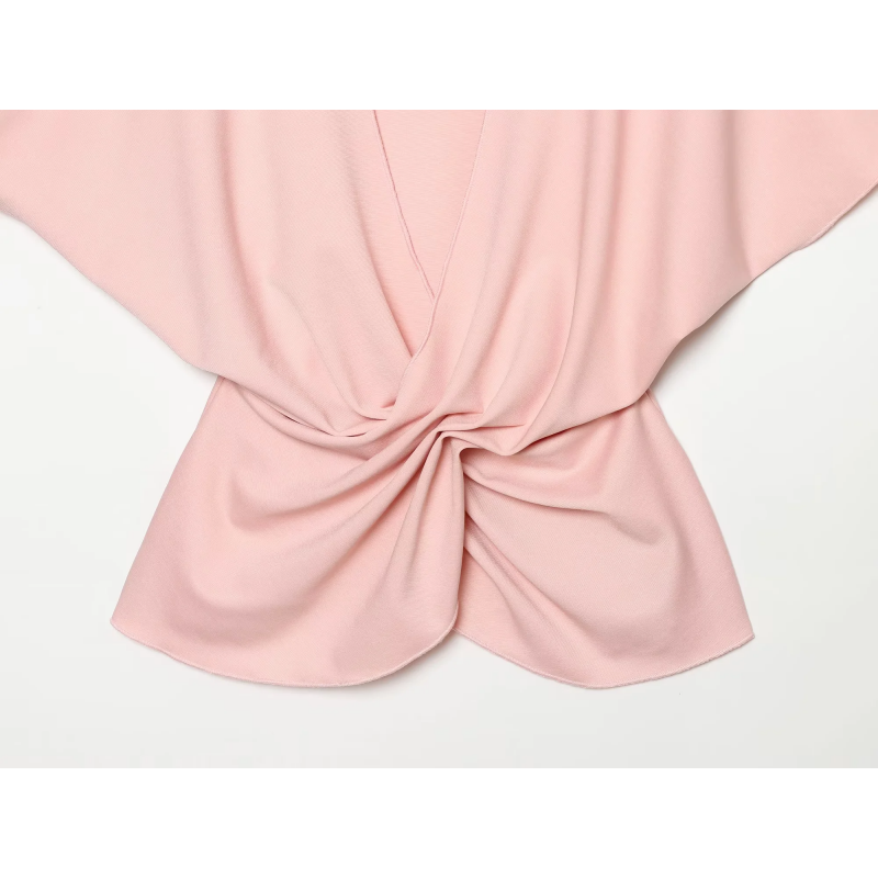 طقم نسائي أنيق باللون الوردي ل - مراجعة Formal Attire Woman وسعره